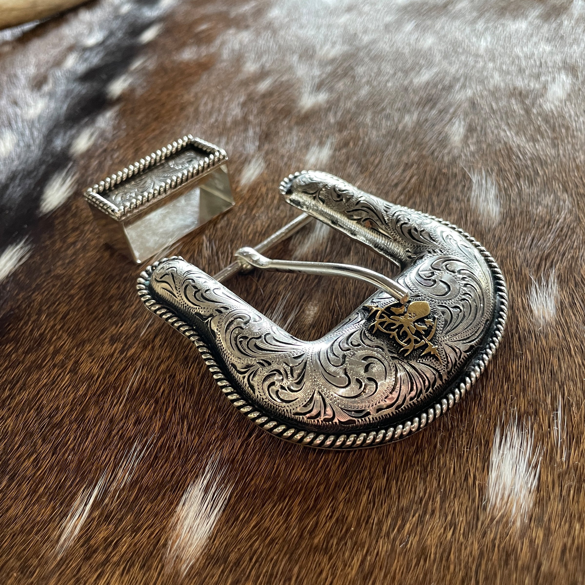 Heartbeat of a Hunter Domed Western Belt Buckle