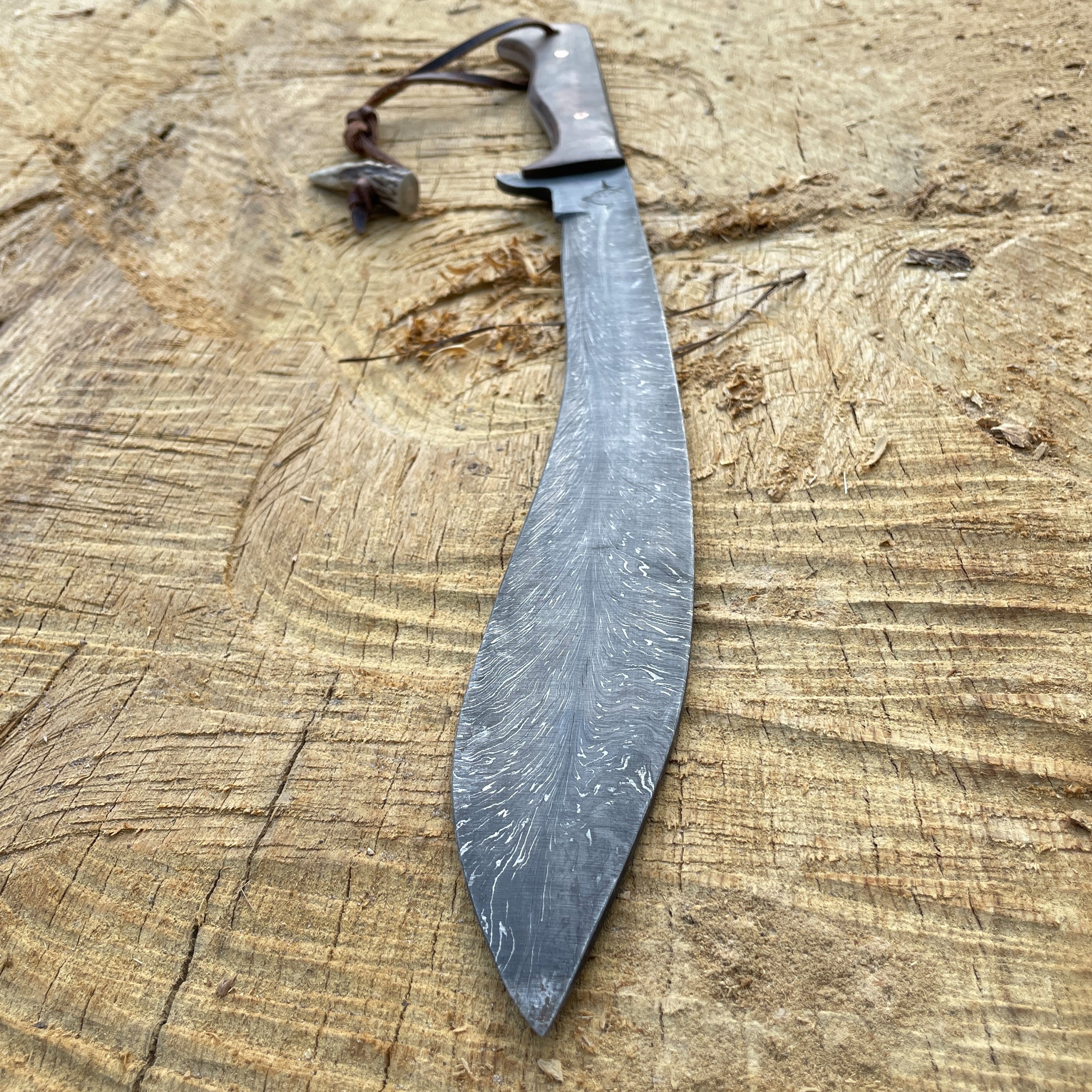 Heartbeat of a Hunter Handmade Forged Kukri Knife – A Masterpiece of Craftsmanship
