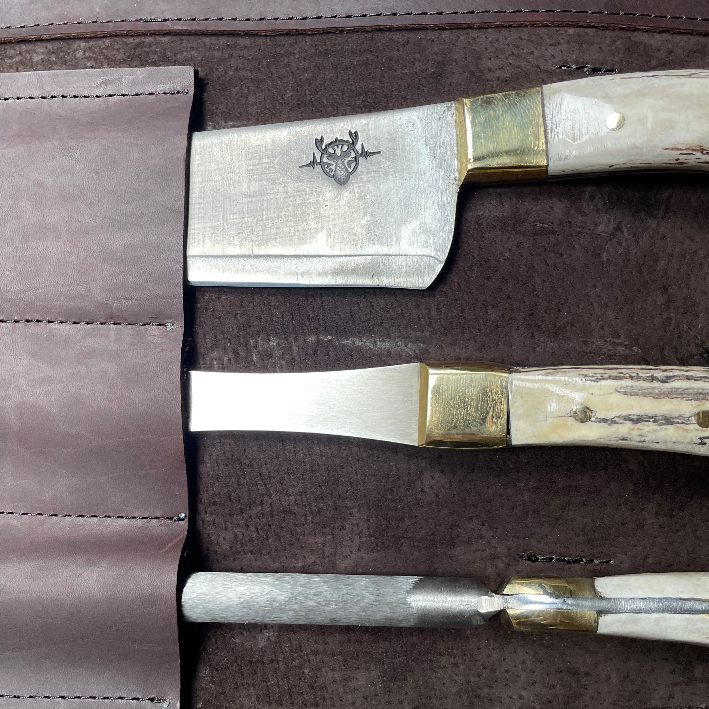 Heartbeat of a Hunter Leather Menu Case – Your Culinary Companion on the Go