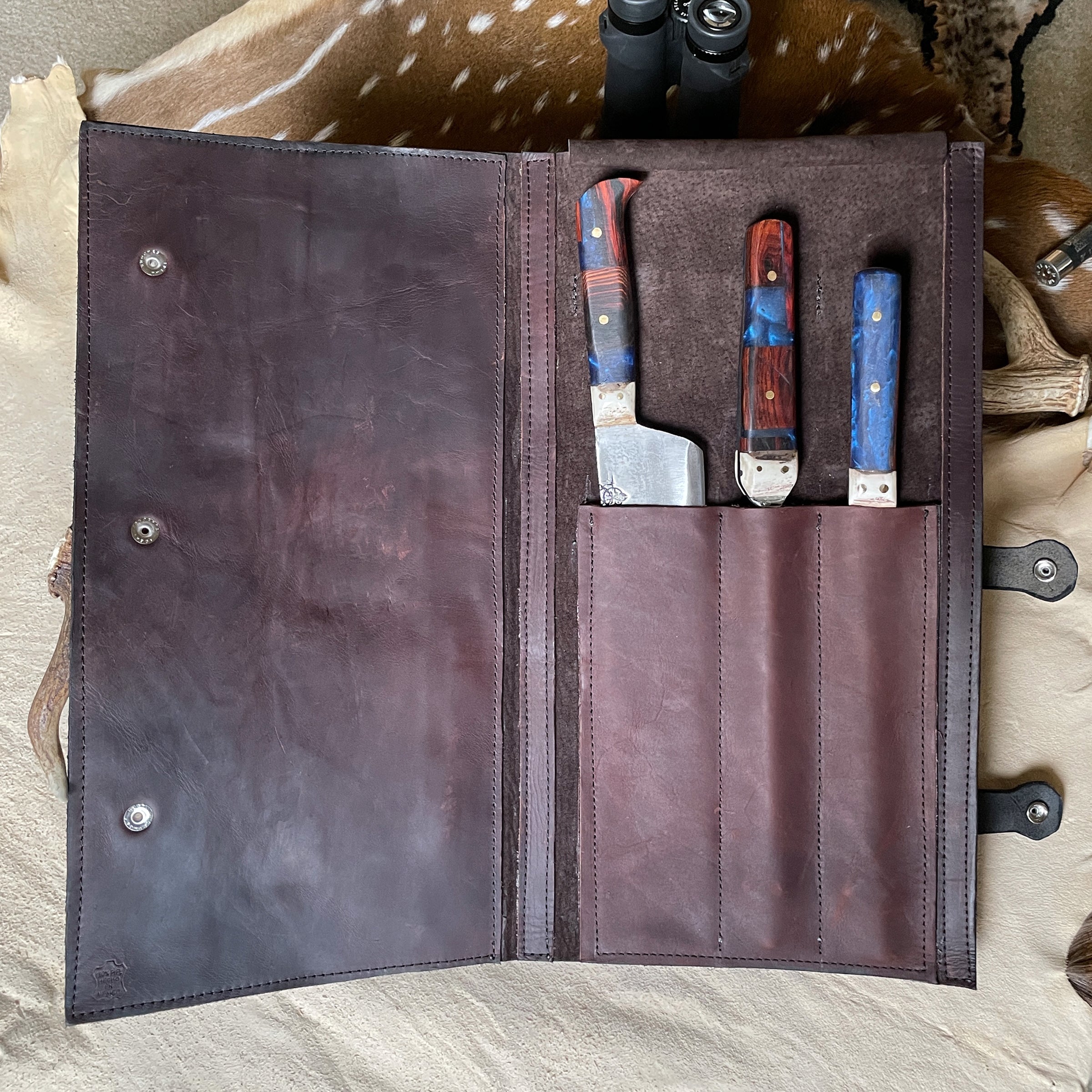 Heartbeat of a Hunter Leather Menu Case – Your Culinary Companion on the Go