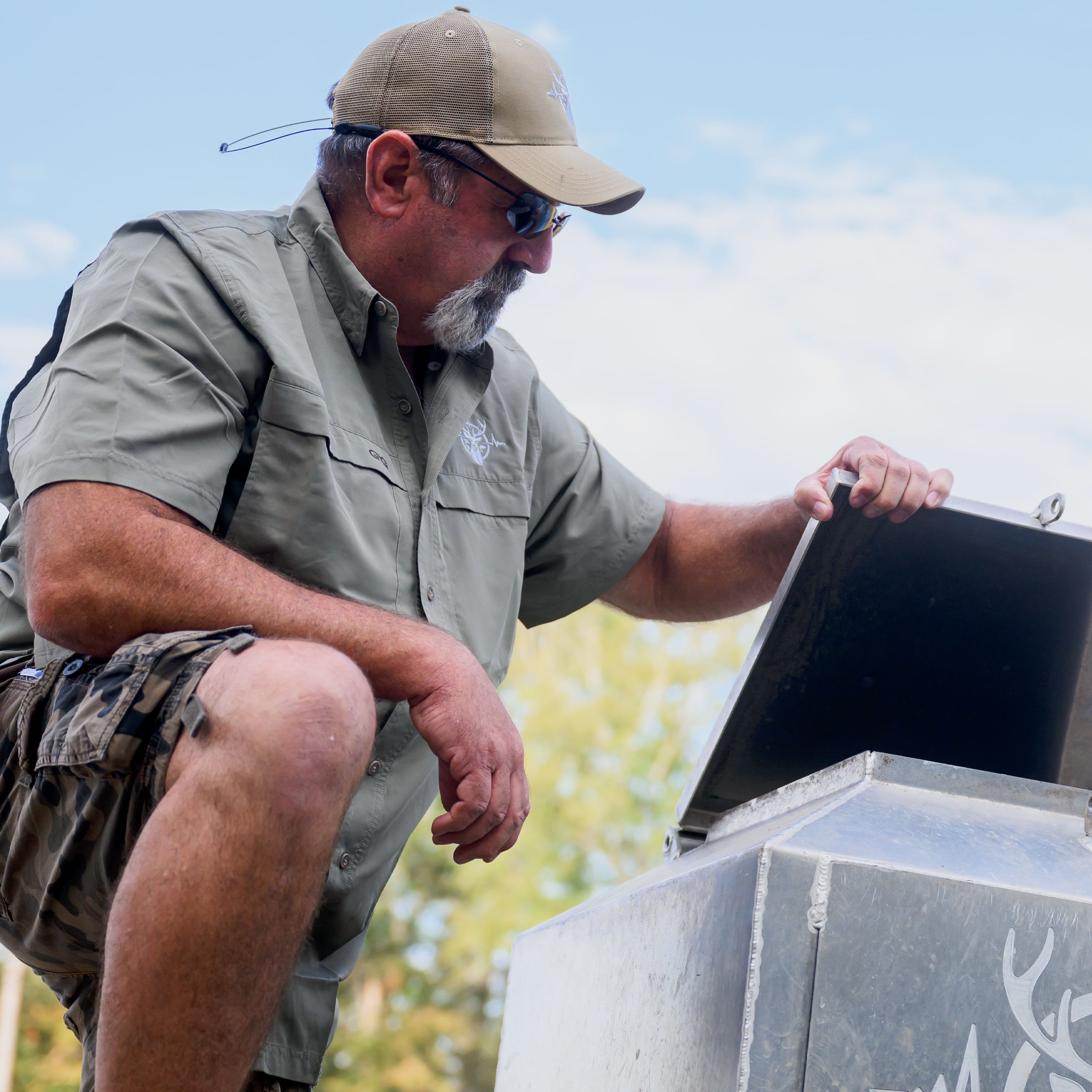 Heartbeat of a Hunter Short Sleeve Men's MicroFiber Shirt - Mesquite