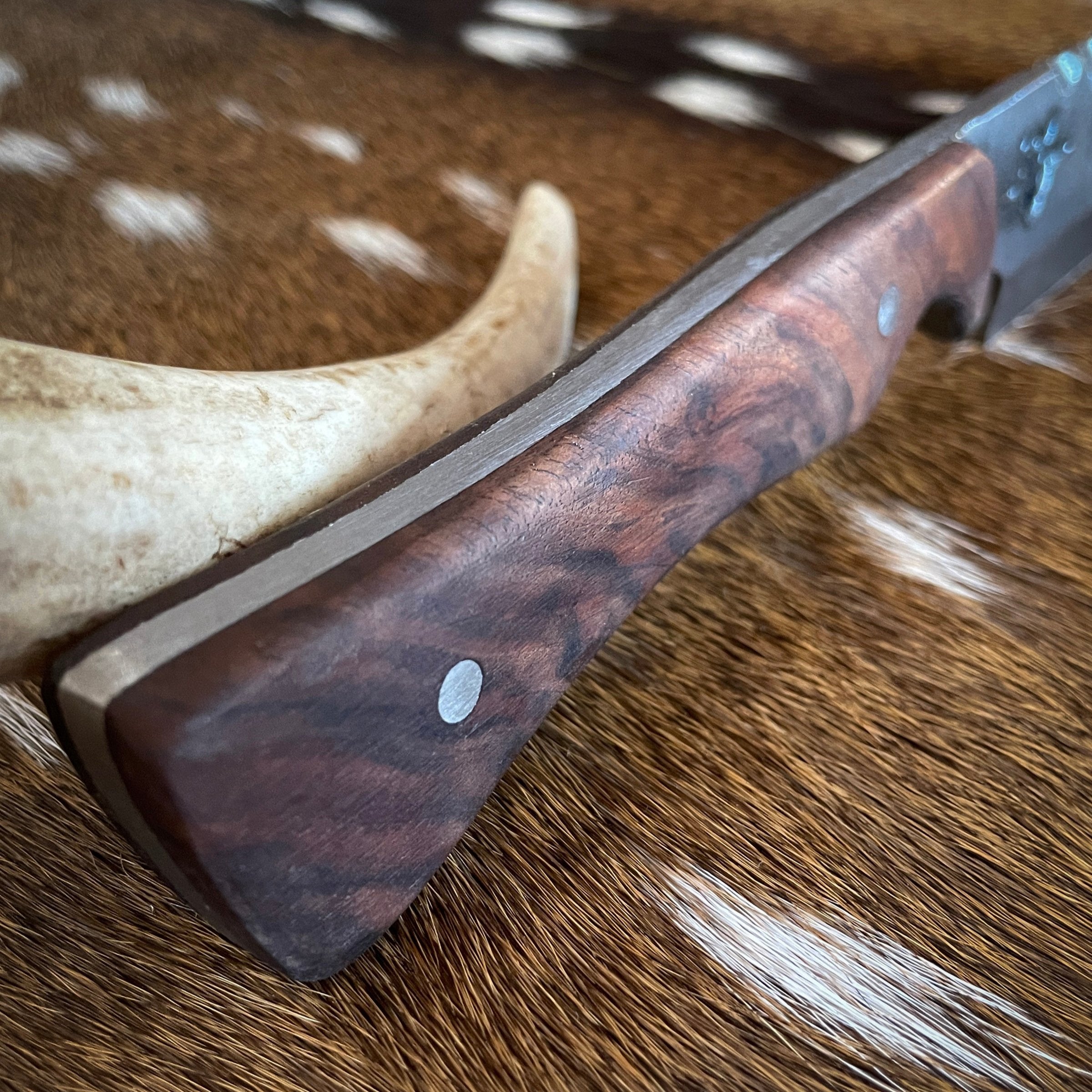 Heartbeat of a Hunter "The Skinner" Knife – Precision and Craftsmanship in Your Hand