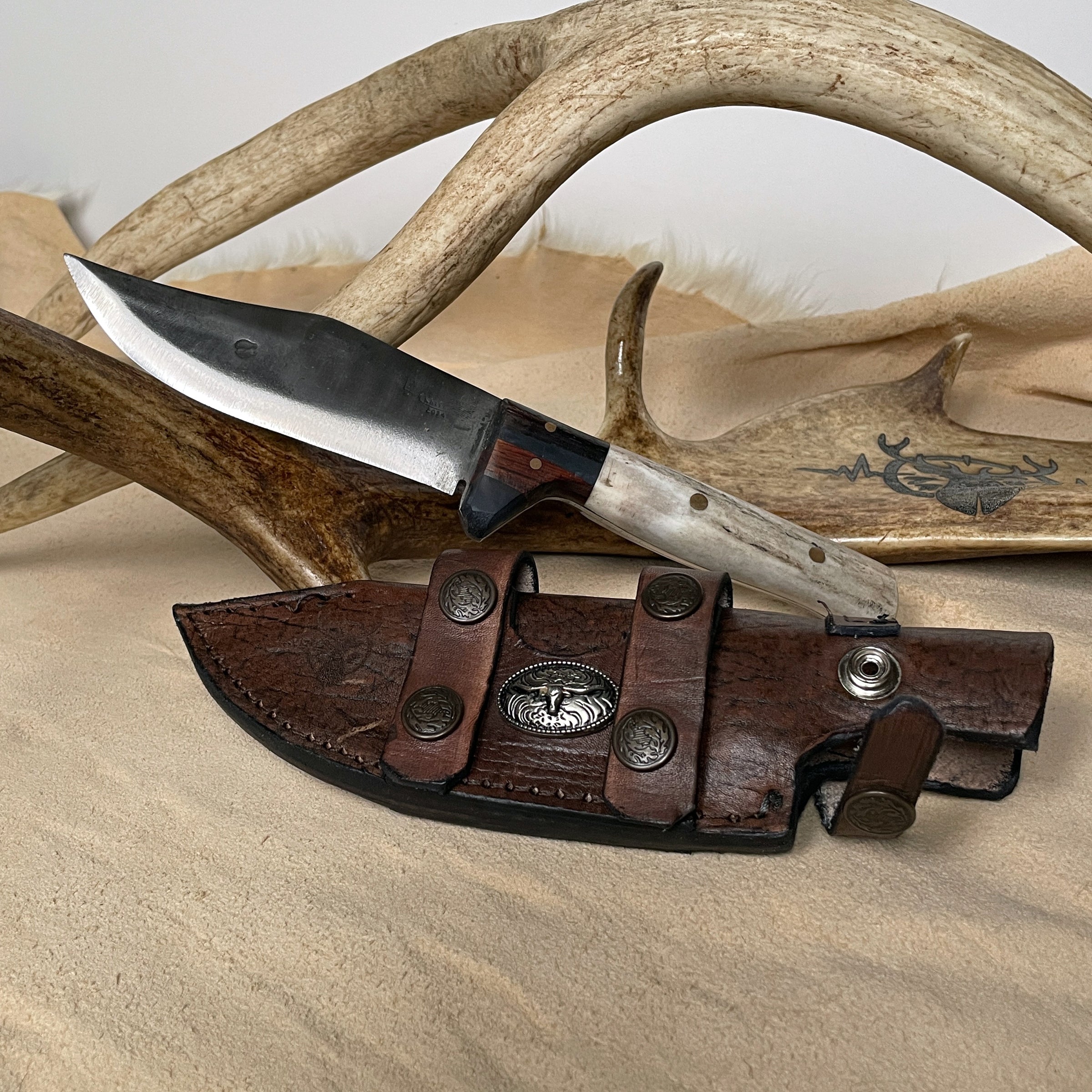 Heartbeat of a Hunter "The Outdoorsman" Knife – A Testament to Craftsmanship and Durability