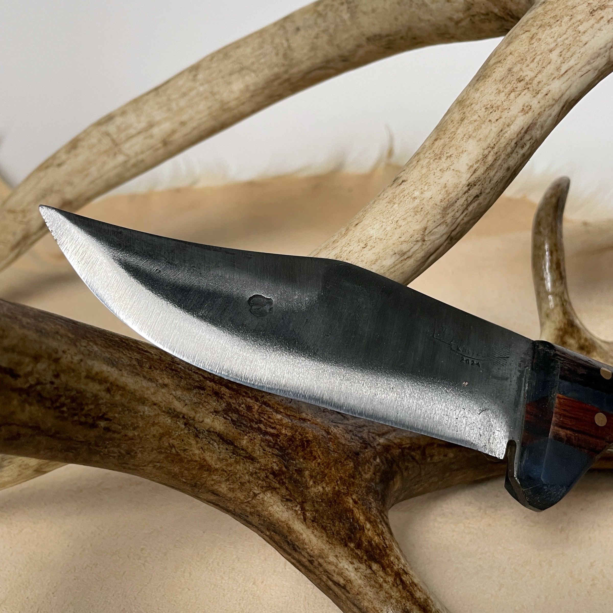 Heartbeat of a Hunter "The Outdoorsman" Knife – A Testament to Craftsmanship and Durability