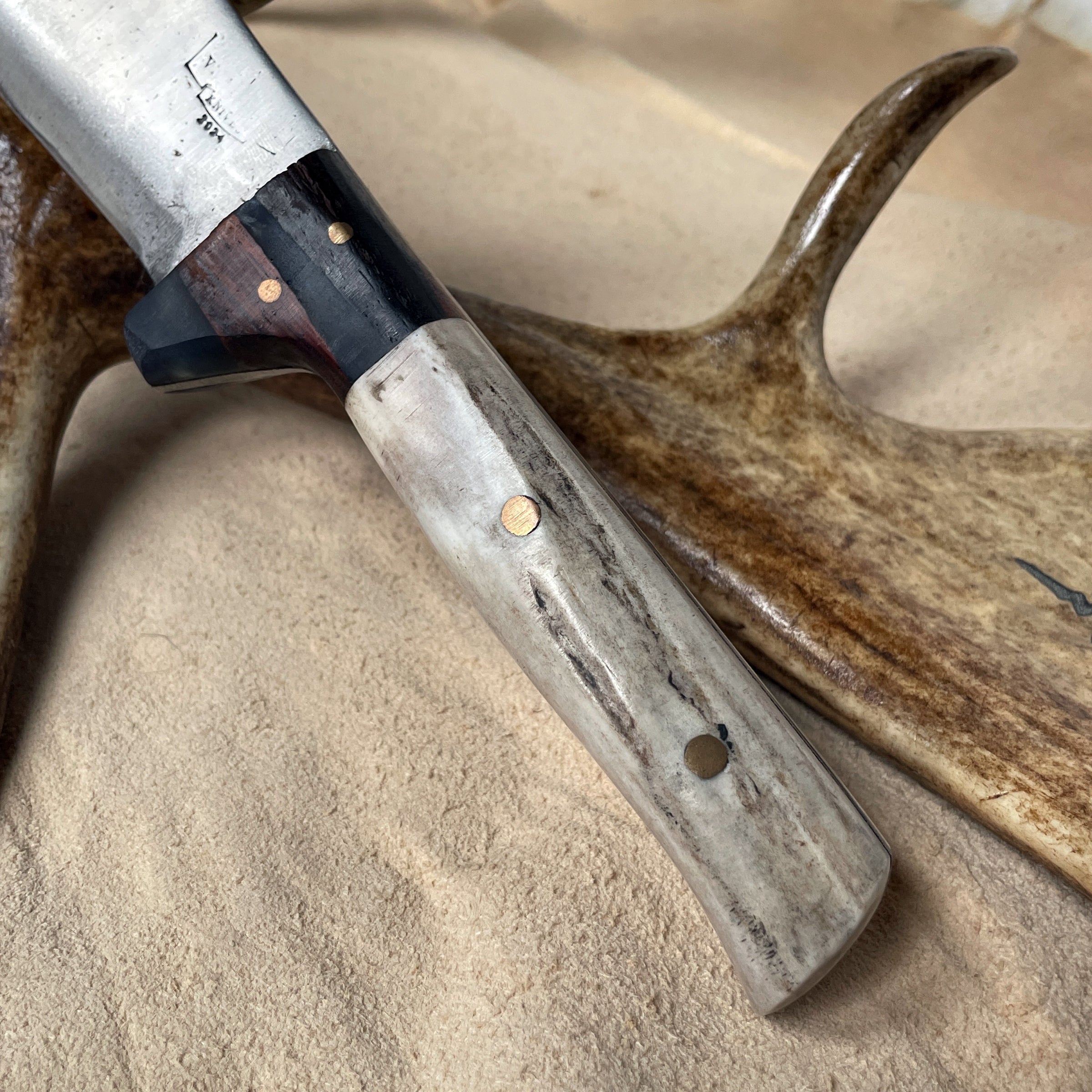 Heartbeat of a Hunter "The Outdoorsman" Knife – A Testament to Craftsmanship and Durability