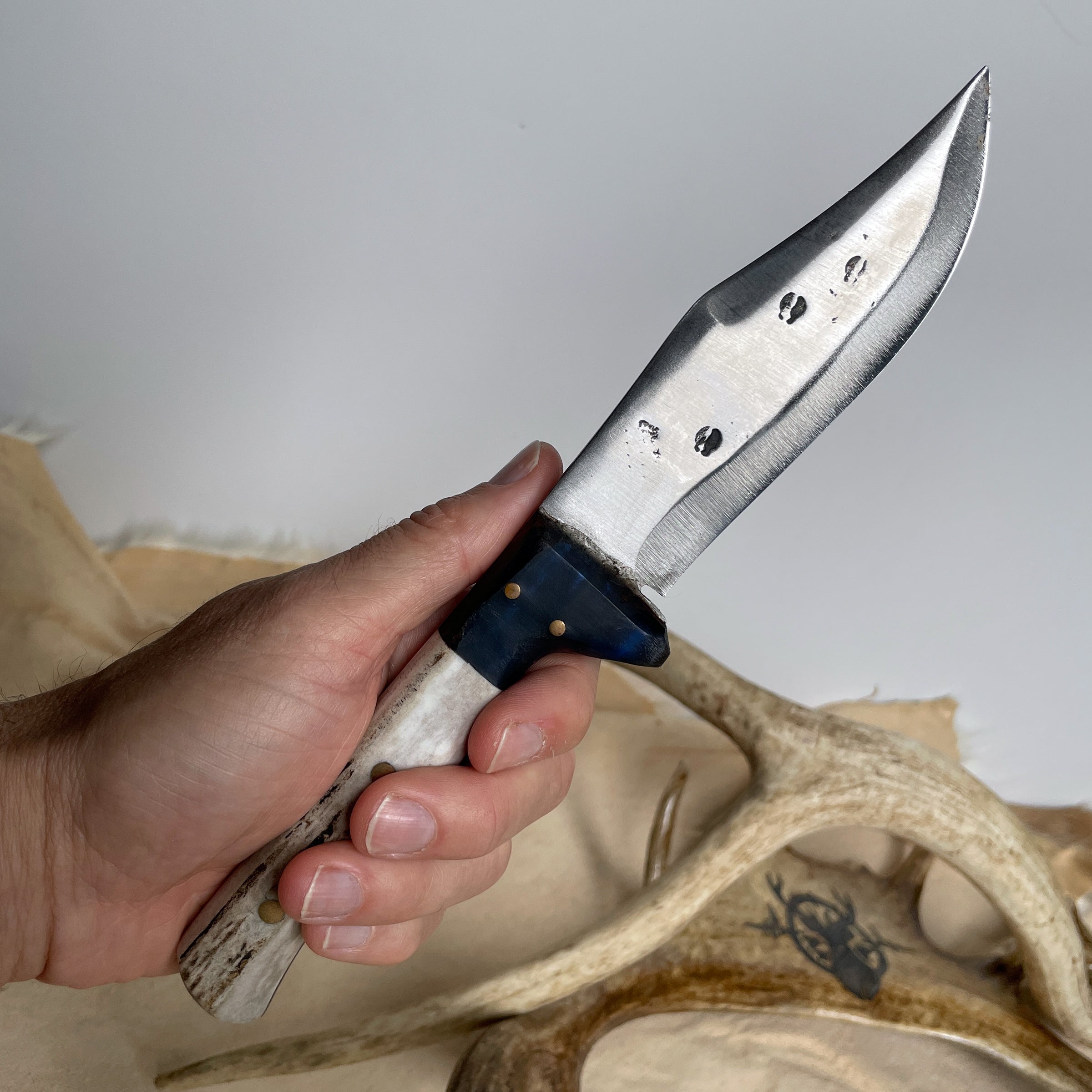 Heartbeat of a Hunter "The Outdoorsman" Knife – A Testament to Craftsmanship and Durability
