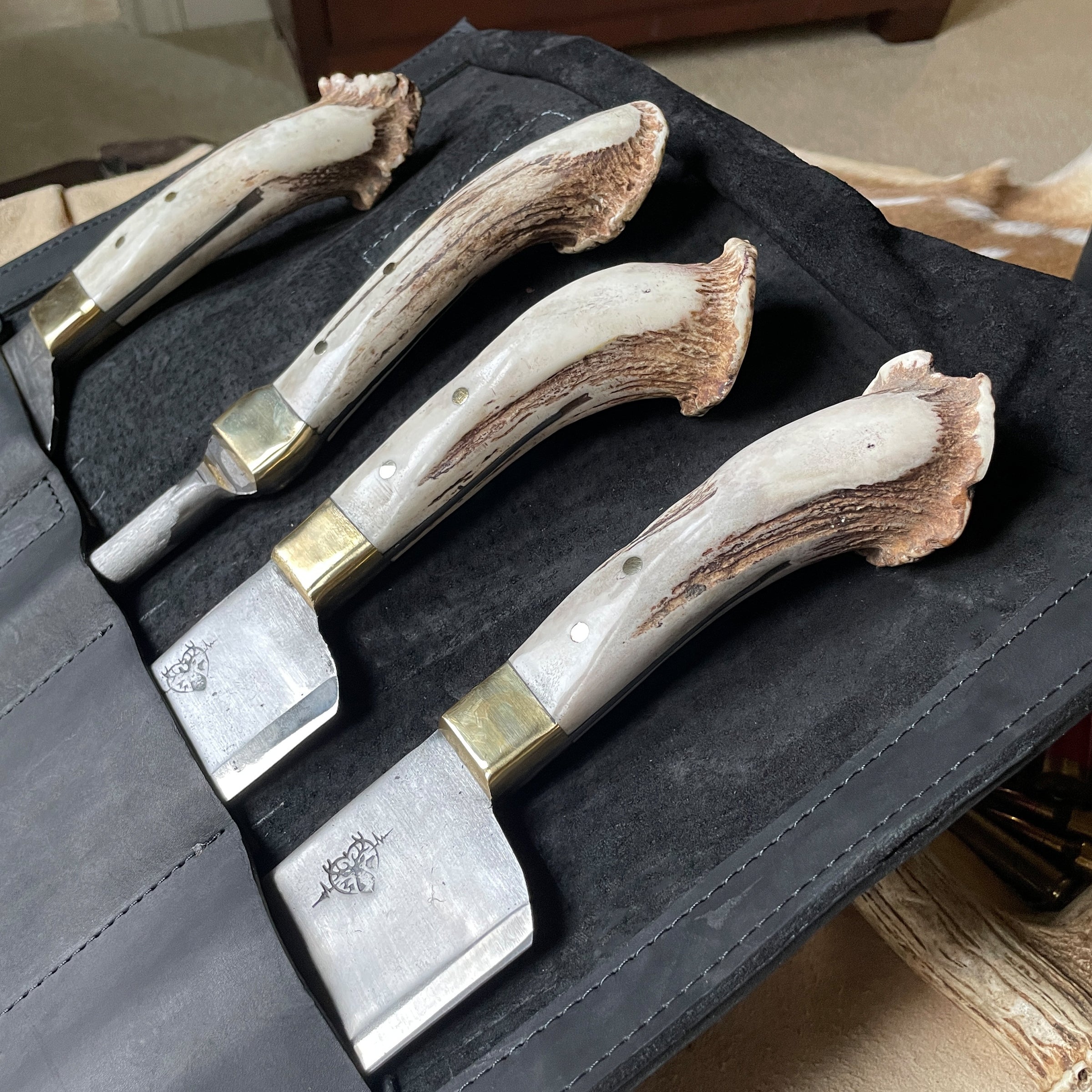 "Campfire Essentials" Leather Knife Roll – Premium Protection and Convenience