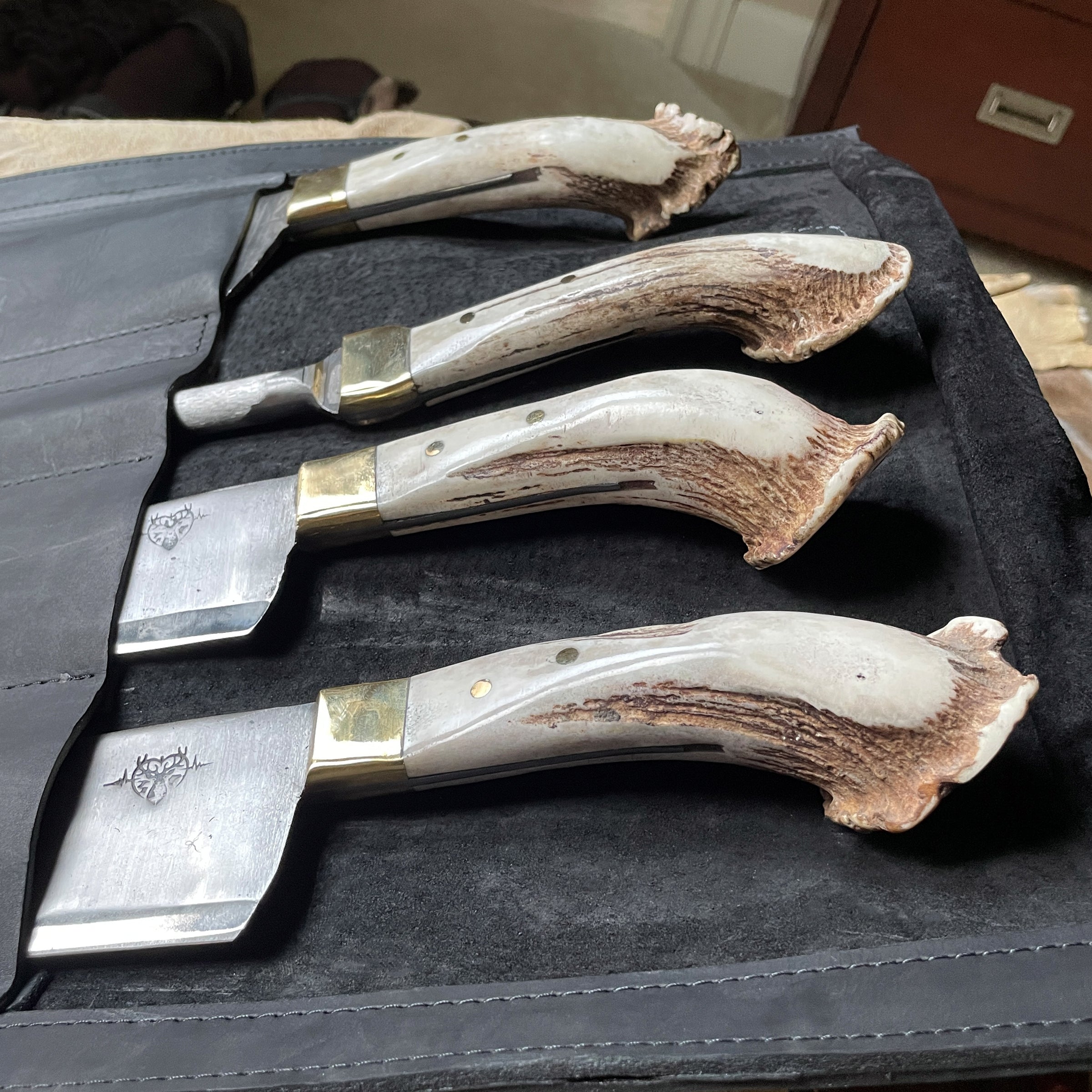 "Campfire Essentials" Leather Knife Roll – Premium Protection and Convenience