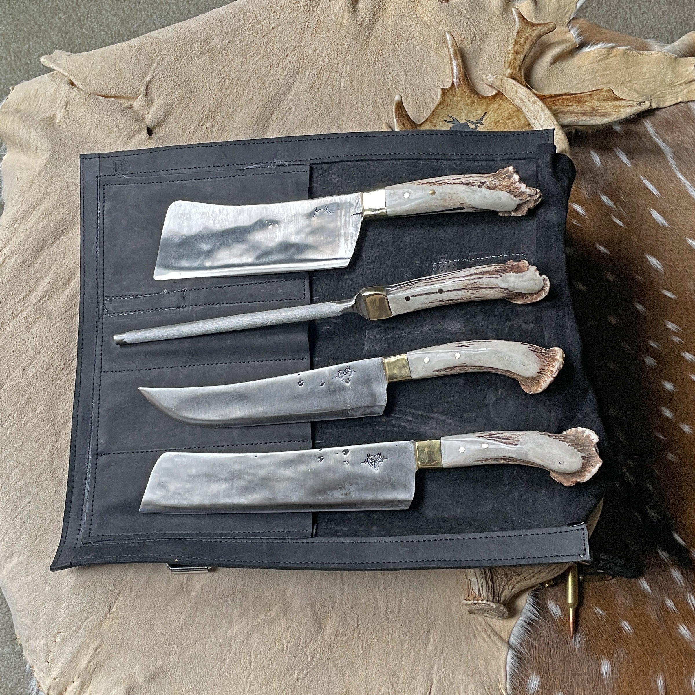 "Campfire Essentials" Leather Knife Roll – Premium Protection and Convenience