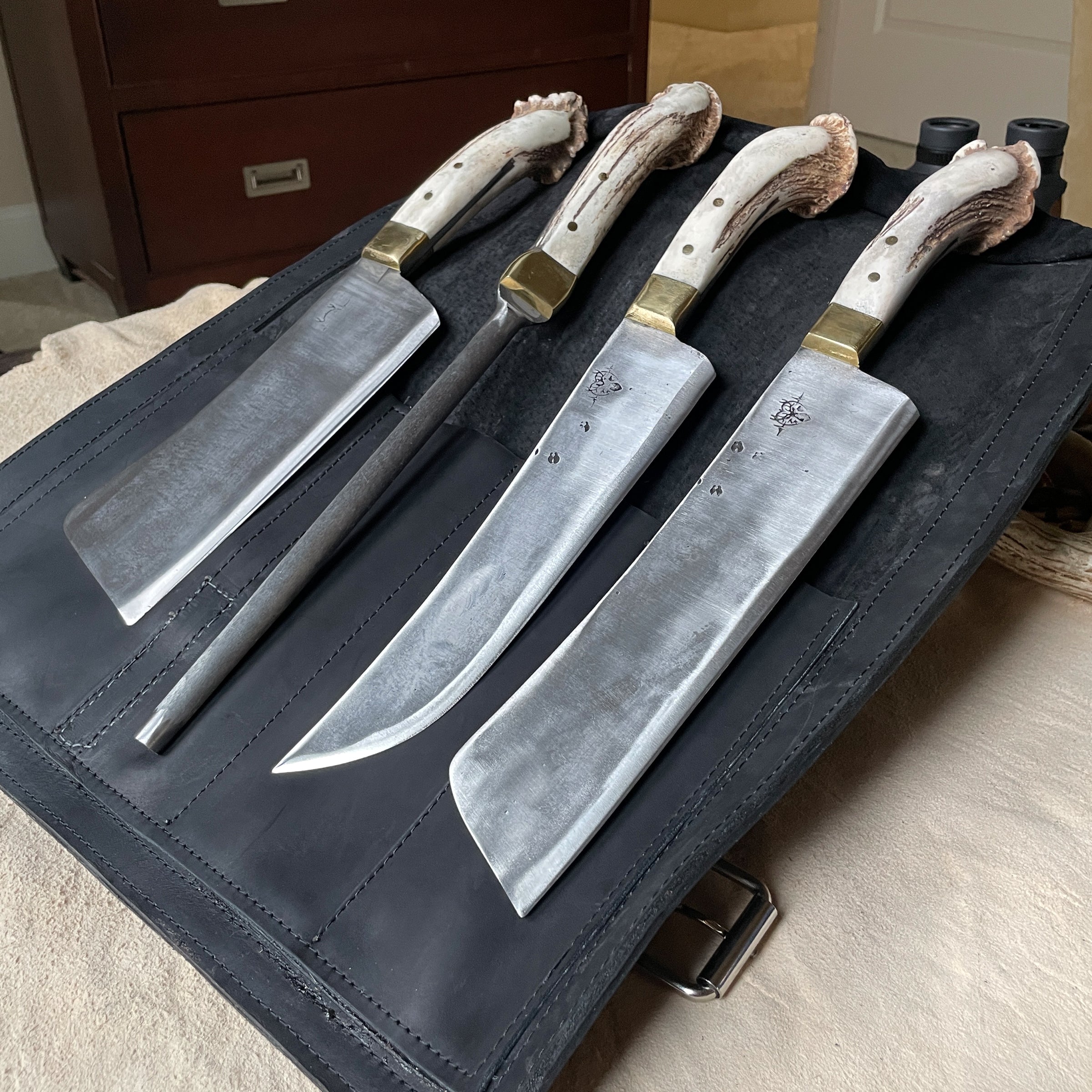 "Campfire Essentials" Leather Knife Roll – Premium Protection and Convenience