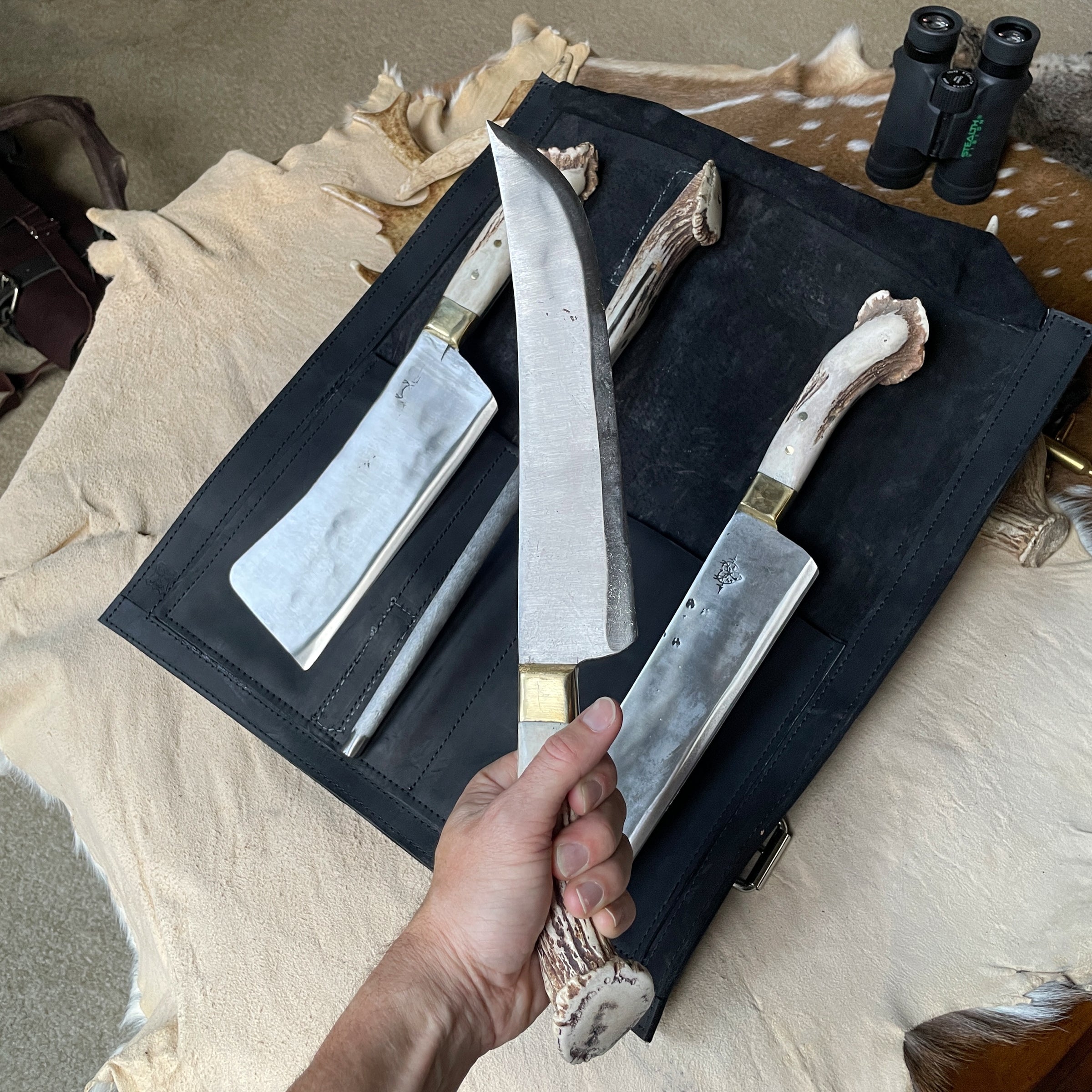 "Campfire Essentials" Leather Knife Roll – Premium Protection and Convenience