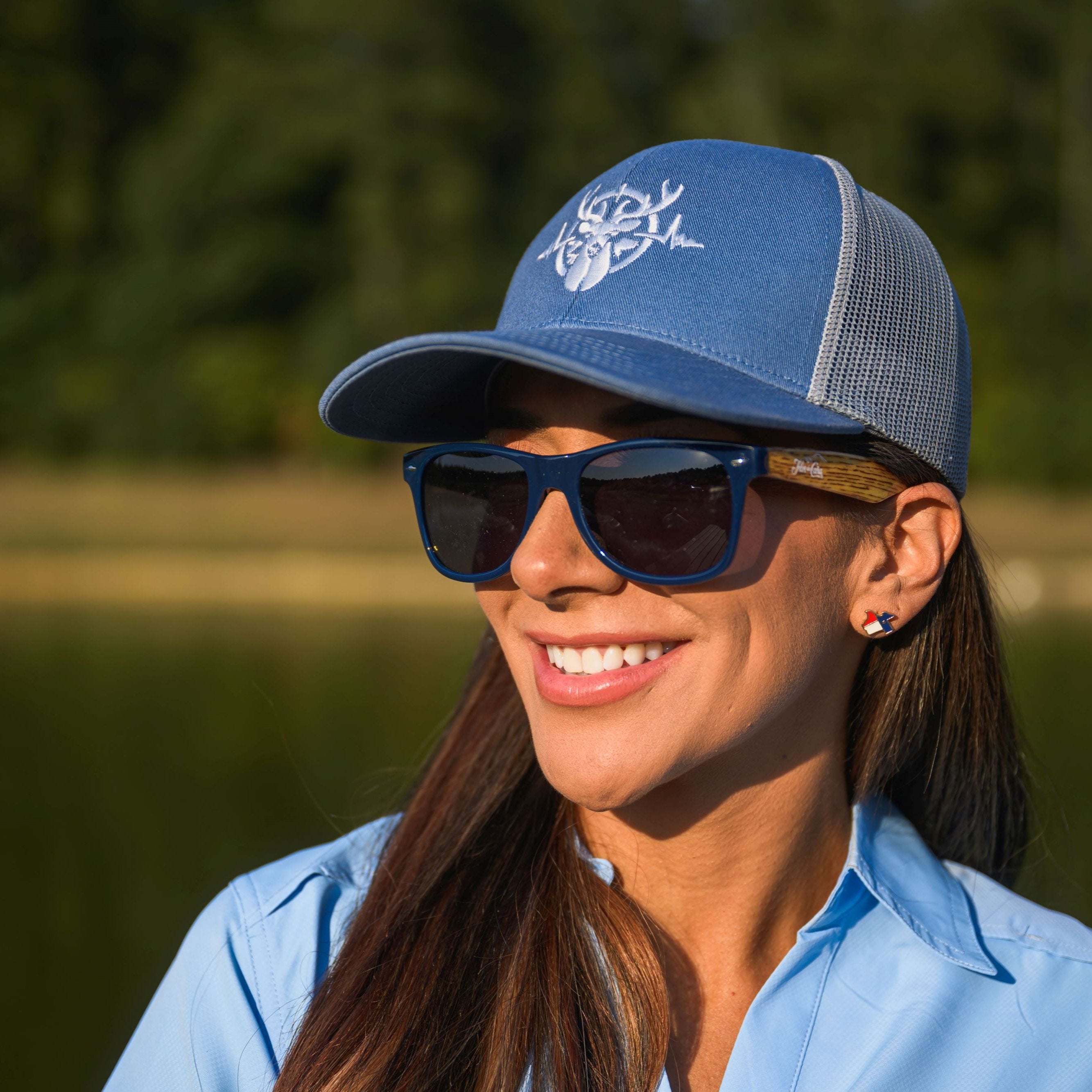 Heartbeat of a Hunter MeshBack SnapBack Cap – A Timeless Classic